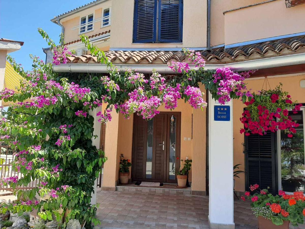 Apartments Rina Rovinj Exterior photo