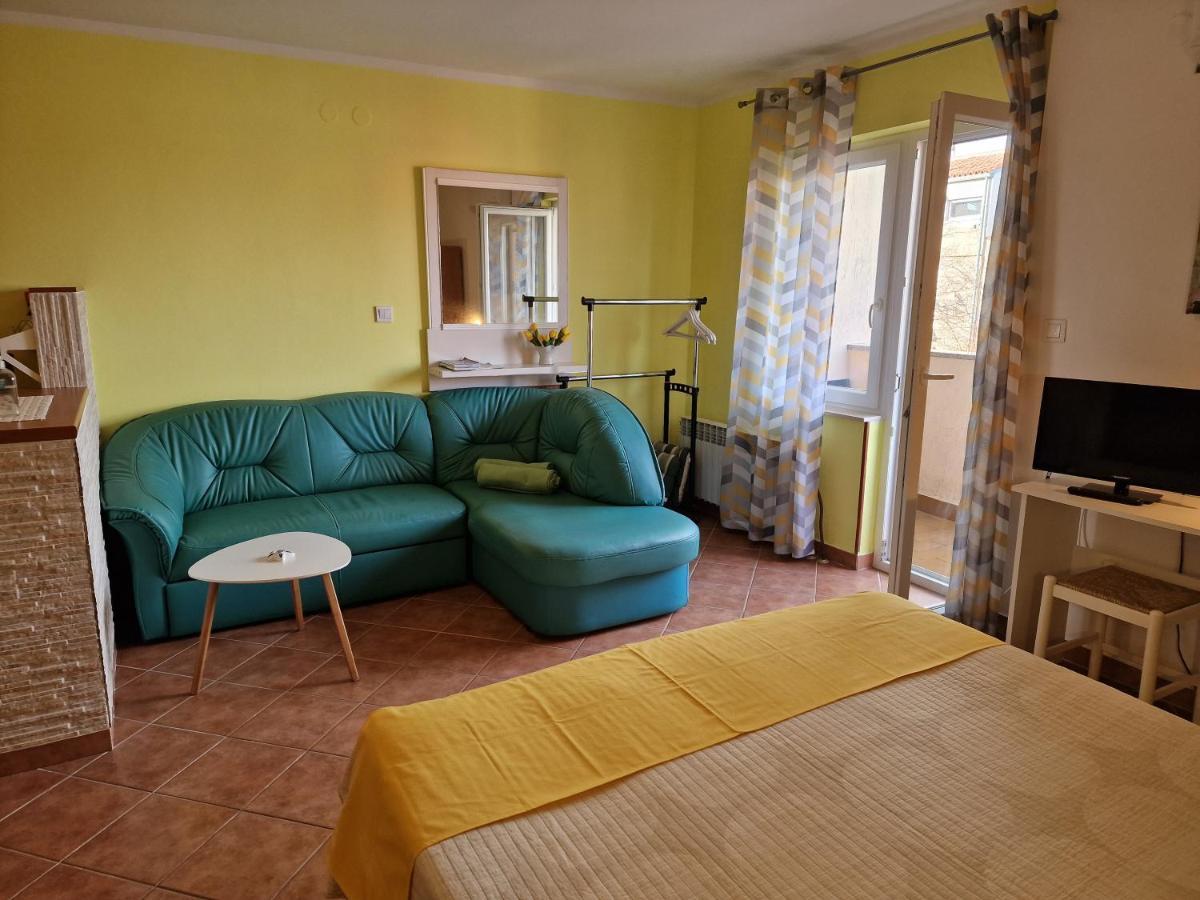 Apartments Rina Rovinj Exterior photo